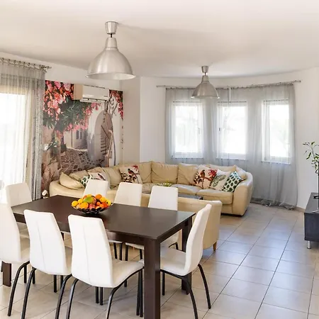 Palm Ekaterina 4 Bdrm Villa