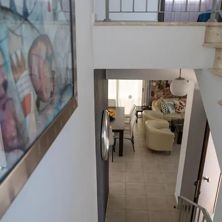 Palm Ekaterina 4 Bdrm *