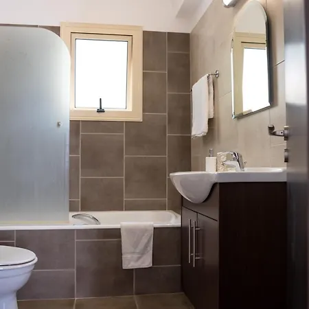 Palm Ekaterina 4 Bdrm Villa Paralimni