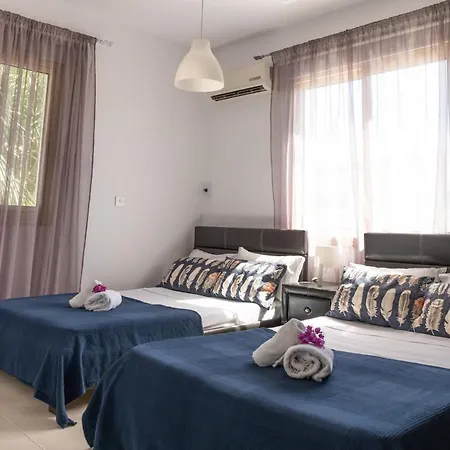 Palm Ekaterina 4 Bdrm *