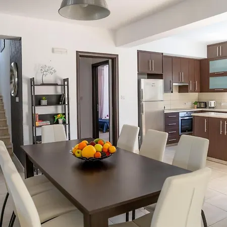 Palm Ekaterina 4 Bdrm Villa