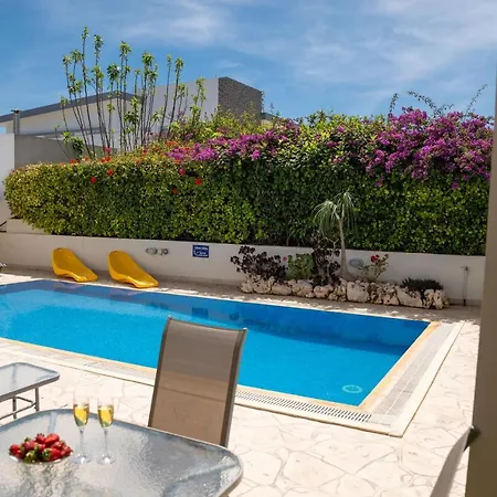 Palm Ekaterina 4 Bdrm Villa